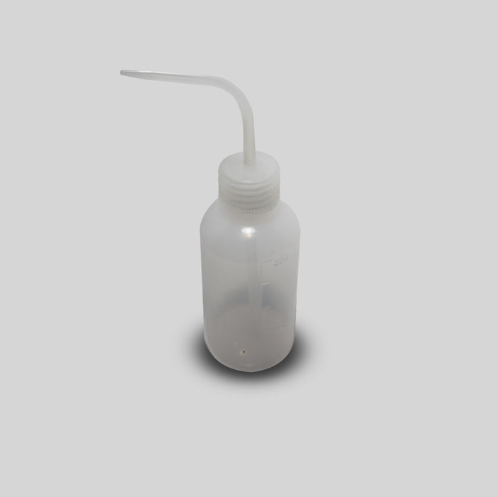 250 mL Squeeze Wash Bottle – Durable Plastic for Precise Dispensing